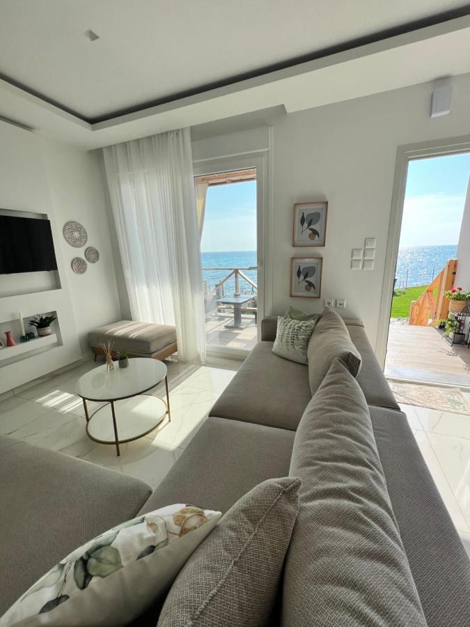 Beachfront Villa Athina Vergia Bagian luar foto