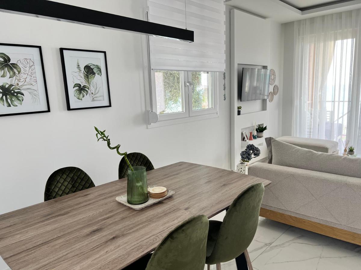 Beachfront Villa Athina Vergia Bagian luar foto