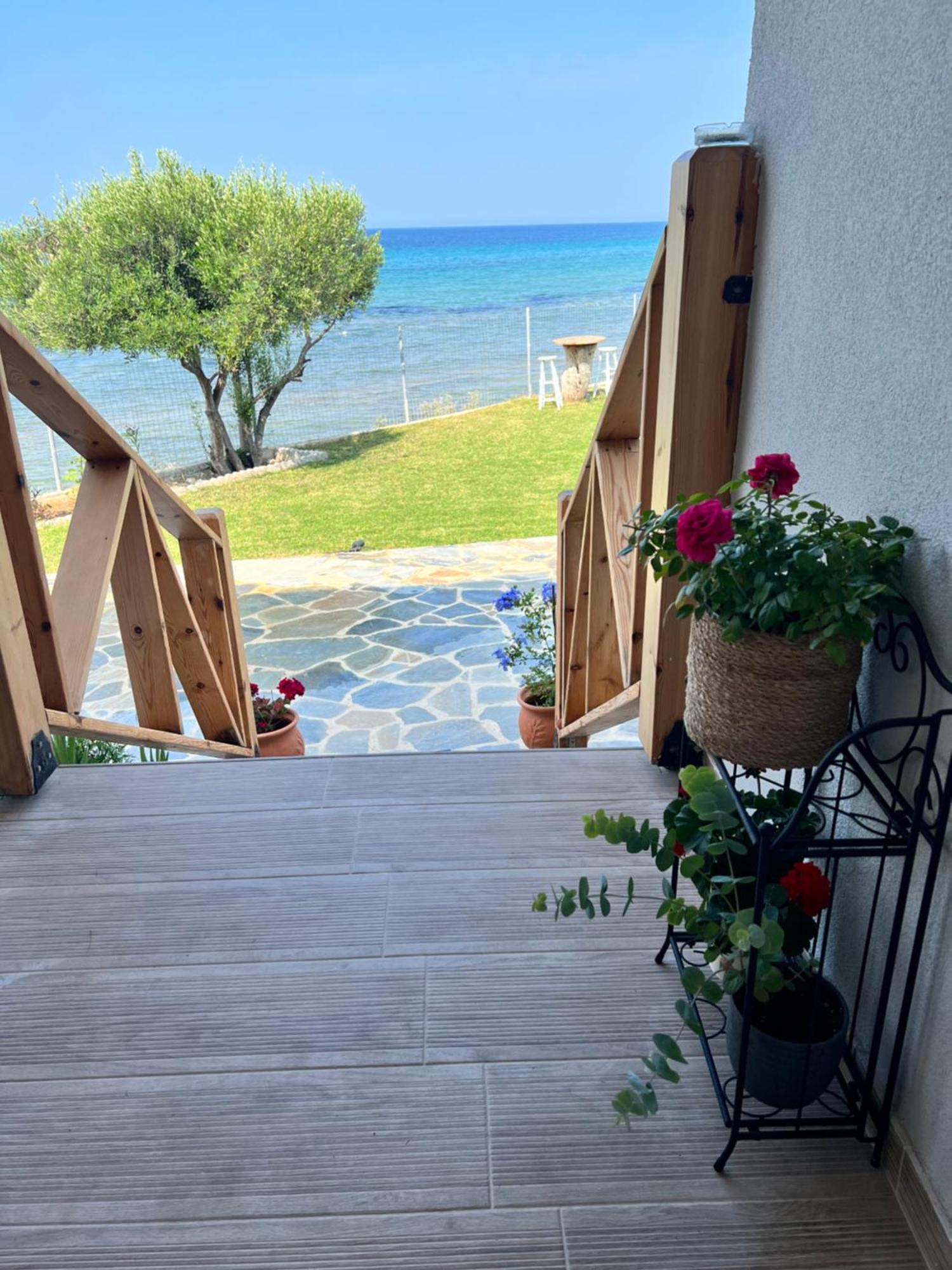 Beachfront Villa Athina Vergia Bagian luar foto