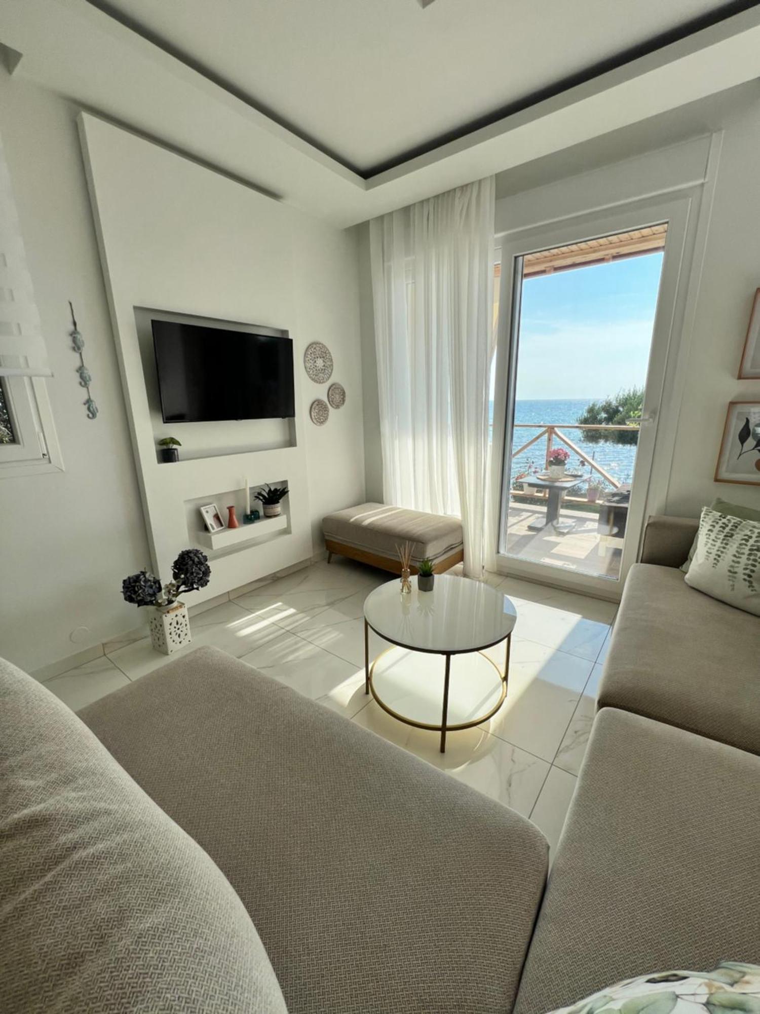 Beachfront Villa Athina Vergia Bagian luar foto
