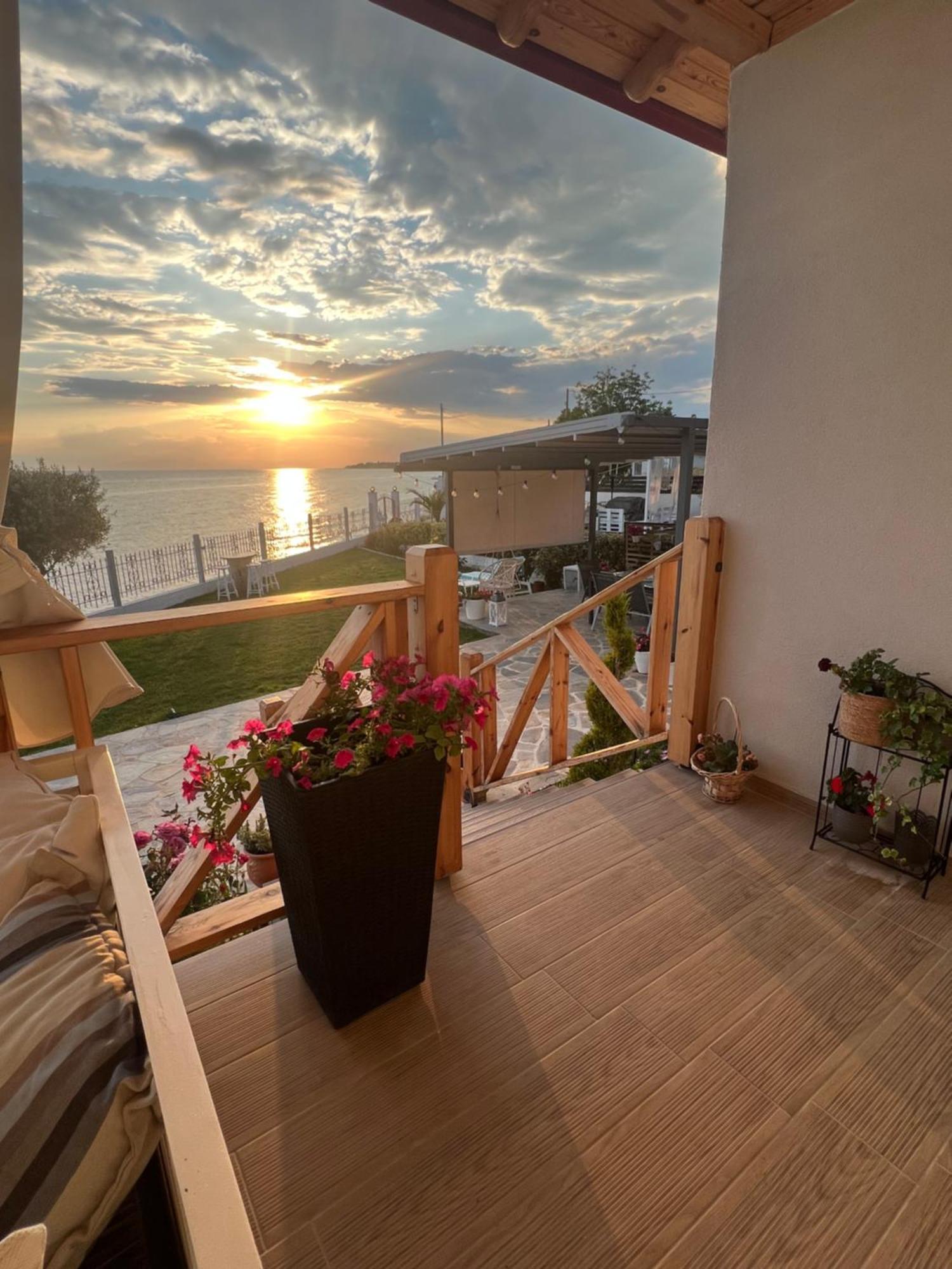 Beachfront Villa Athina Vergia Bagian luar foto