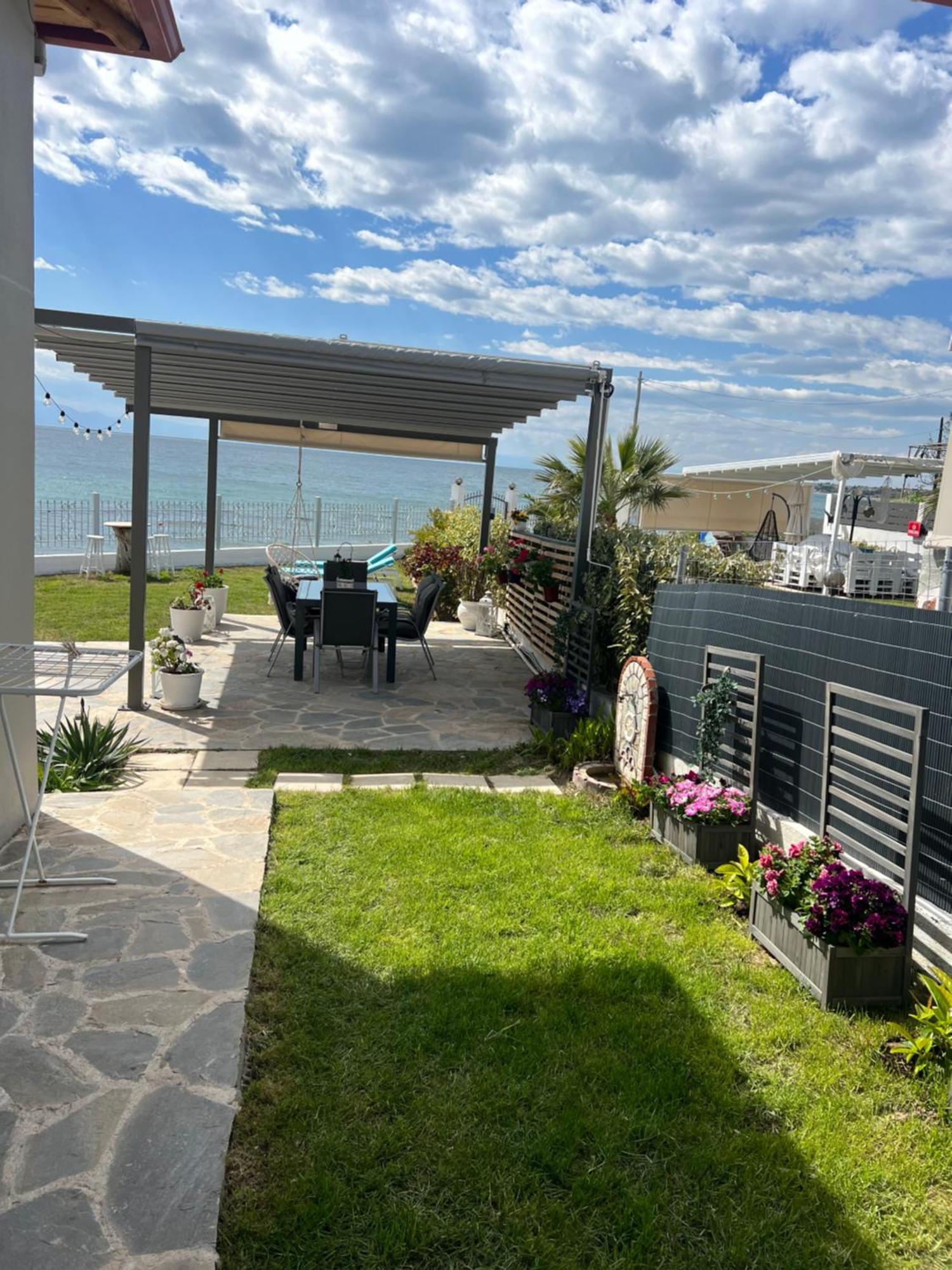 Beachfront Villa Athina Vergia Bagian luar foto